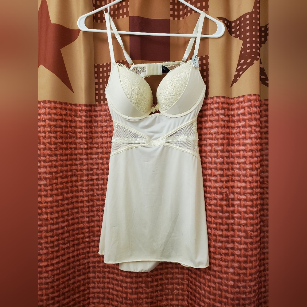 Venus Chemise, Medium